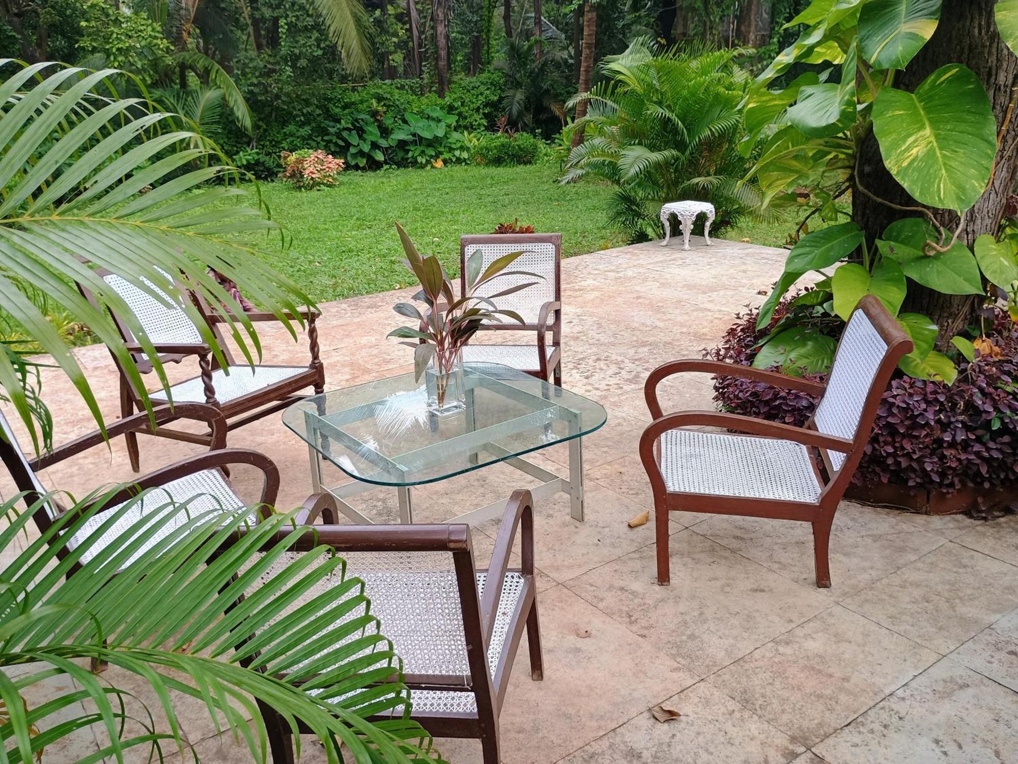 Banyan House - Luxurious 4 Bedroom Villa On One Acre, Near The Beach Nagaon  Exteriör bild