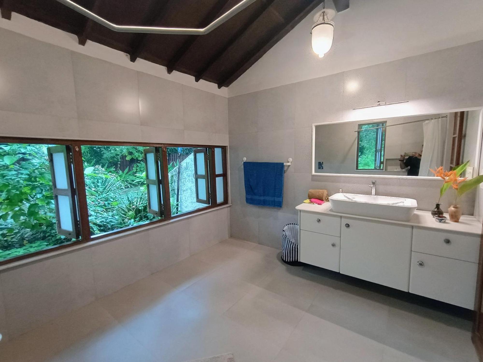 Banyan House - Luxurious 4 Bedroom Villa On One Acre, Near The Beach Nagaon  Exteriör bild